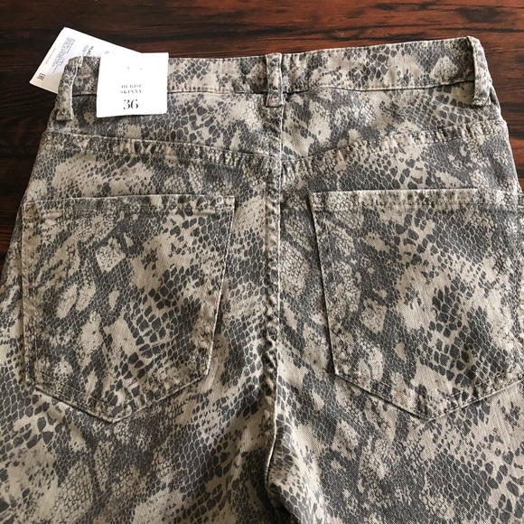 Zara High Rise Skinny Jeans Snakeskin Pattern Size 4 - Picture 8 of 10